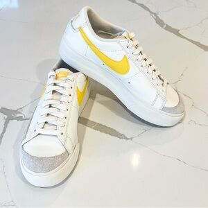 Nike Blazers Platform Low Sail Vivid Sulfur White Yellow Sneaker Sz 7 DJ0292-111